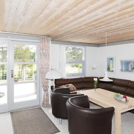Hébergement de vacances 6 Person Holiday Home In Allingabro *